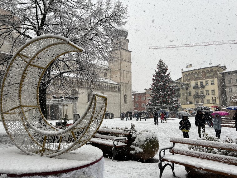 Piazza Duomo sotto la neve